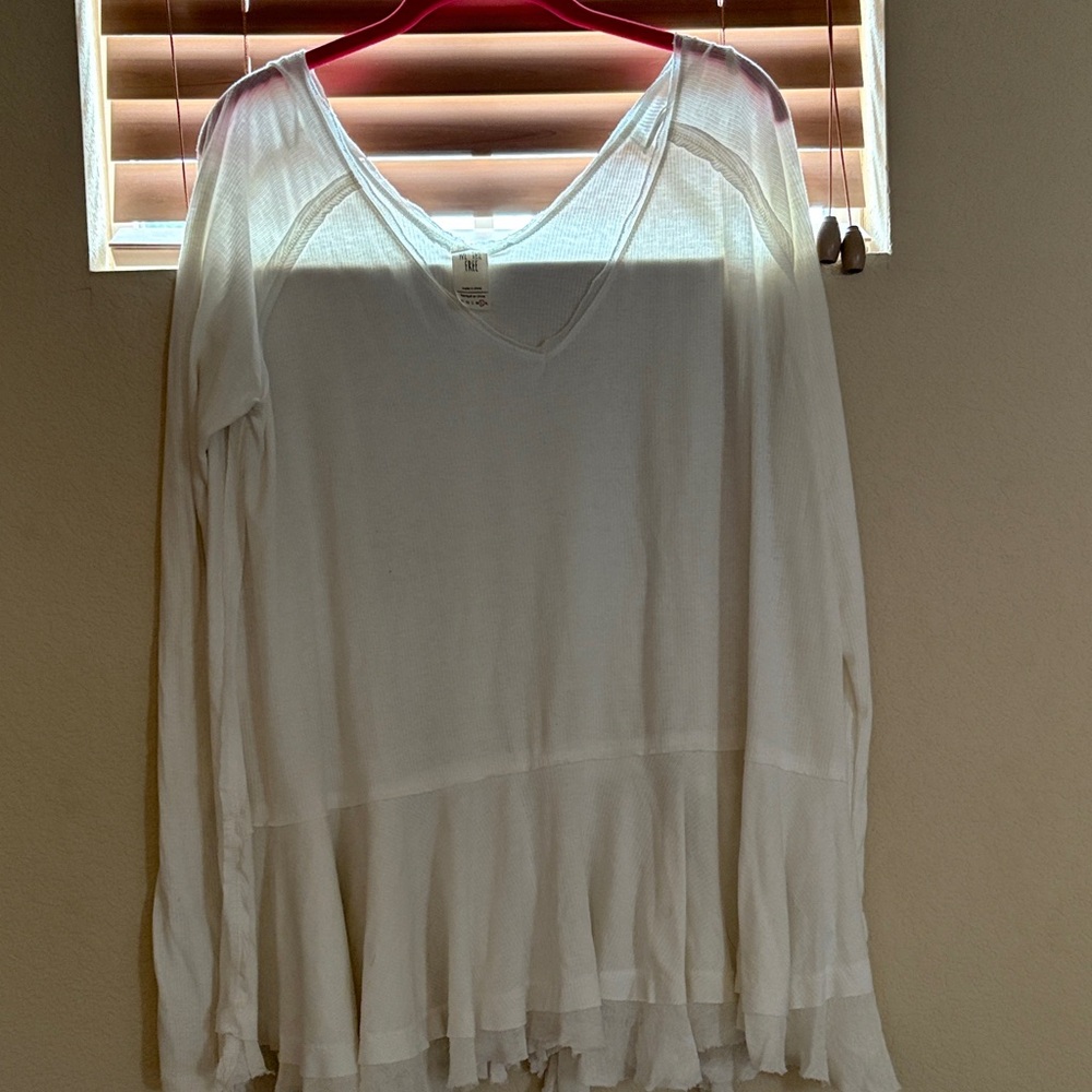 We The Free White Long Sleeve V-Neck Top